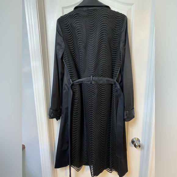 Zac Posen black trench coat, stunning detail on shoulders and the back, size L - Picture 10 of 12